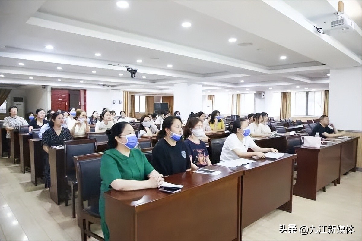 全国爱眼日健康知识讲座,医院开展全国爱眼日宣传