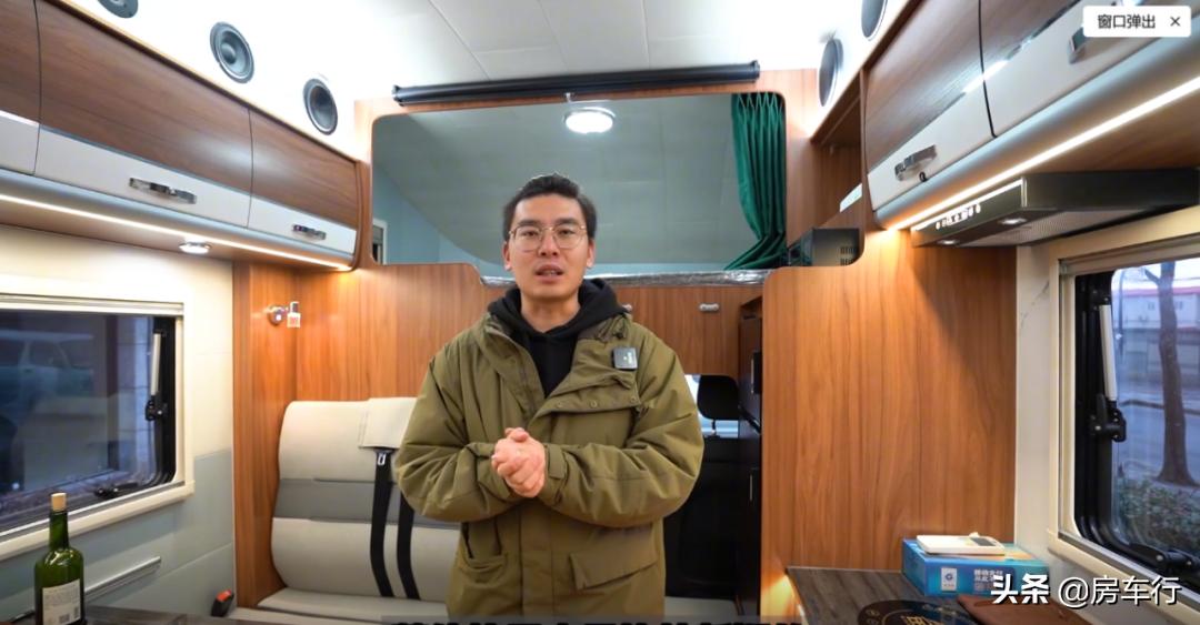 上汽跃进s1002.3t平头轻卡房车,2021年可可西里轻卡5.2t房车