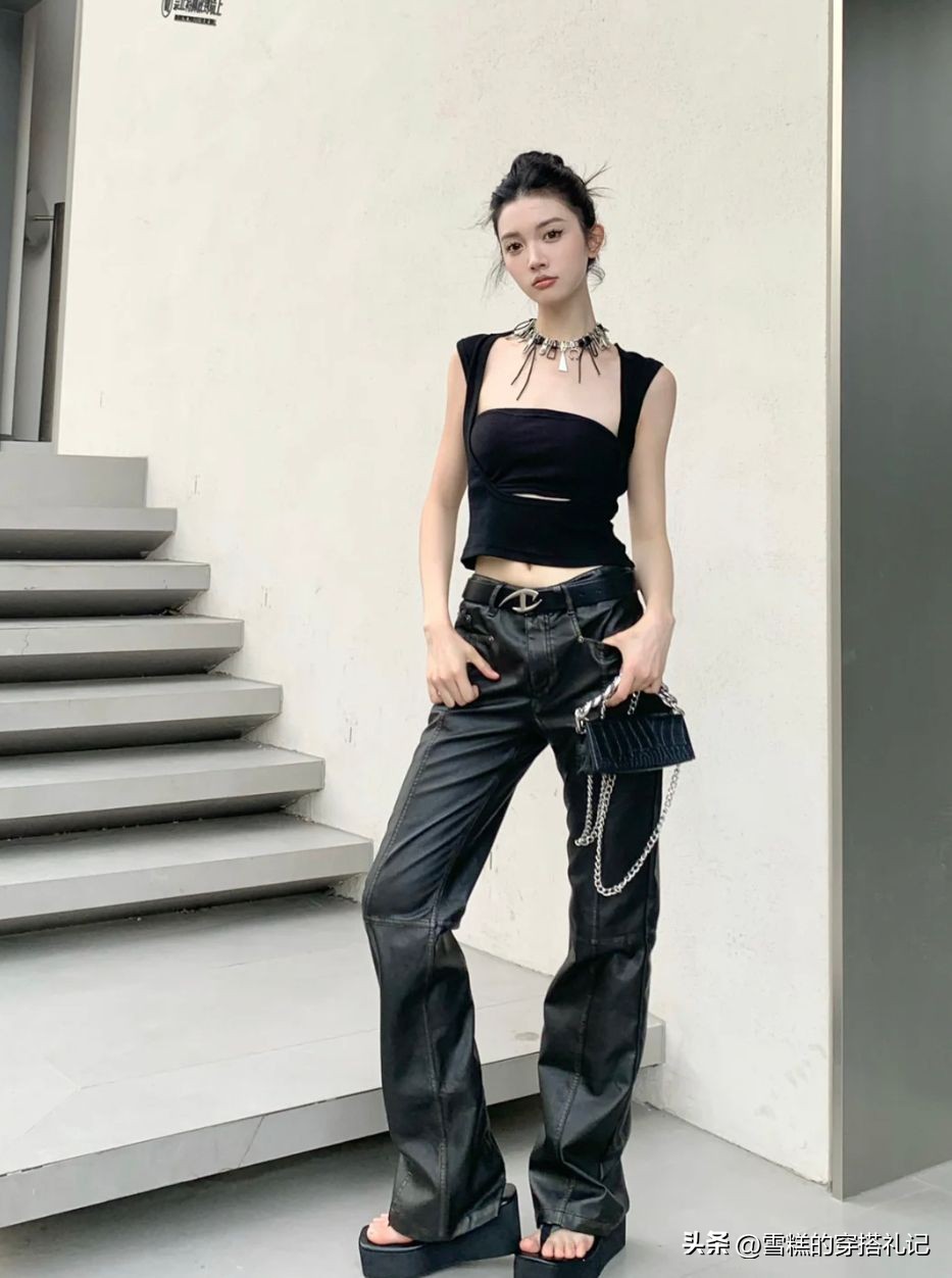 短款上衣不露腰搭配,短上衣如何不露腰穿好看