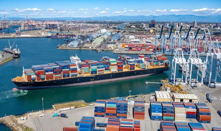 广州华平进出口货代公司带你了解什么是集装箱的免柜租和免堆