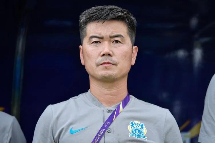 中国足协该请谁当主教练,中国足协有国家官员吗