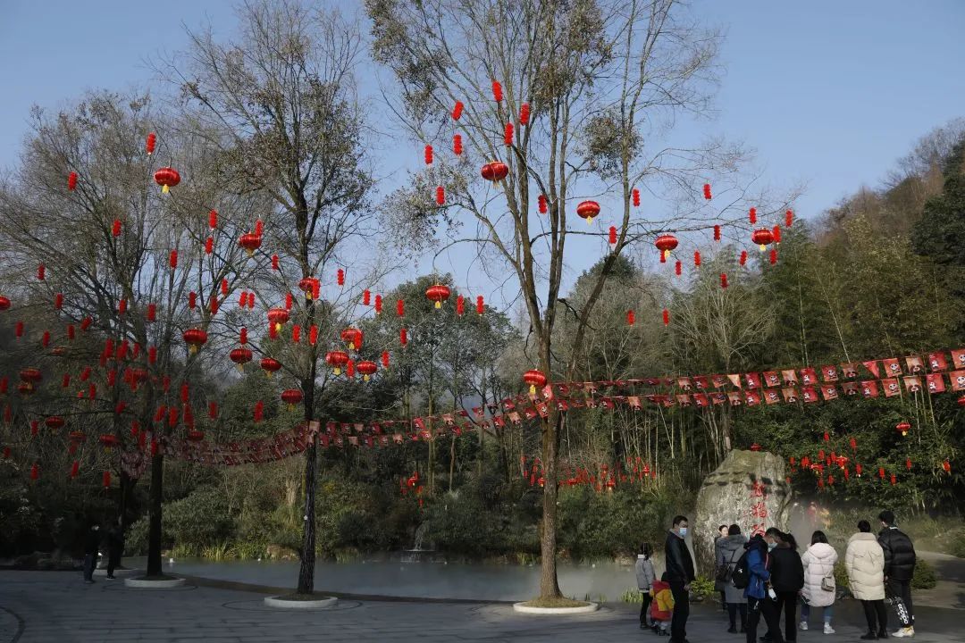 过年“嗨”不停！1.5h飙拢的7大都江堰宝藏逛耍地！这份全攻略请收好，初二耍到初六不重样~