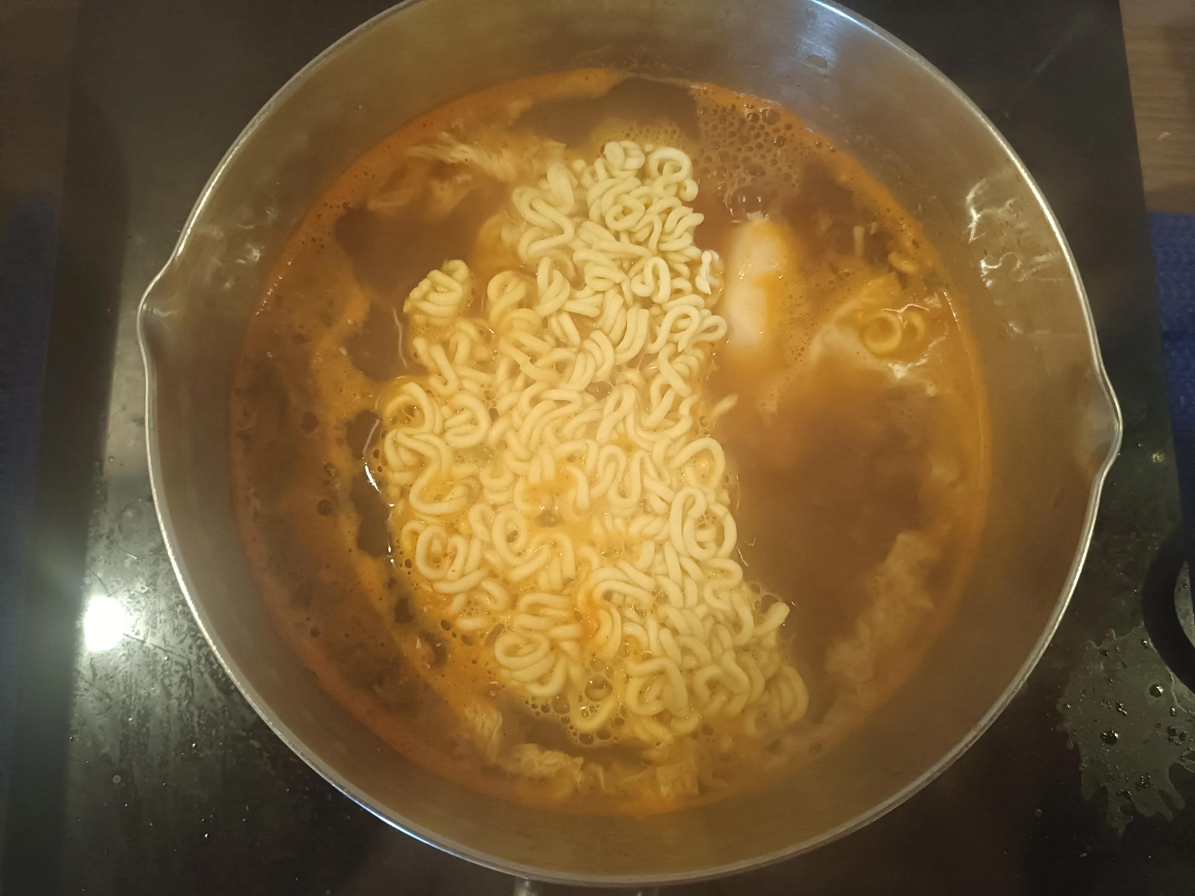 船上伙食,船上的伙食吃的什么菜