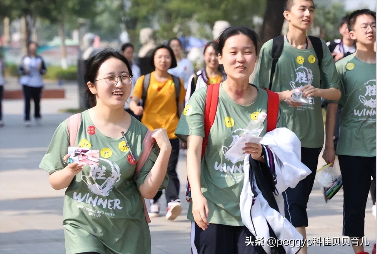 孩子别再追“娱乐文盲”了，看看励志“梅西们”，青少年这样追光