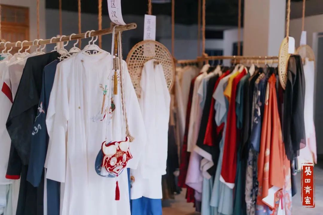 安徽齐云山江浙沪2-3天短途旅游,安徽齐云山沉浸式复古游