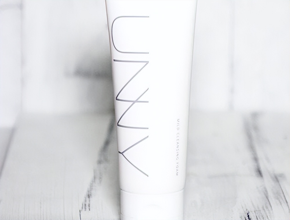 氨基酸洗面奶和普通洁面的区别,氨基酸洗面奶和高保湿洗面奶区别