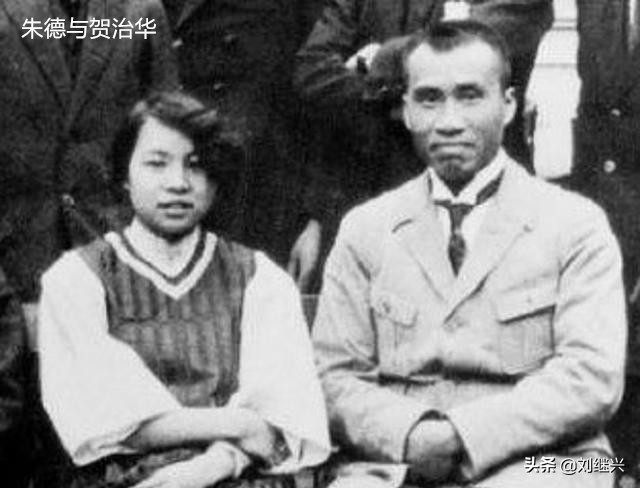 他是中央政治局常委，和毛主席是湘潭老乡，被秘书夫妇出卖而牺牲