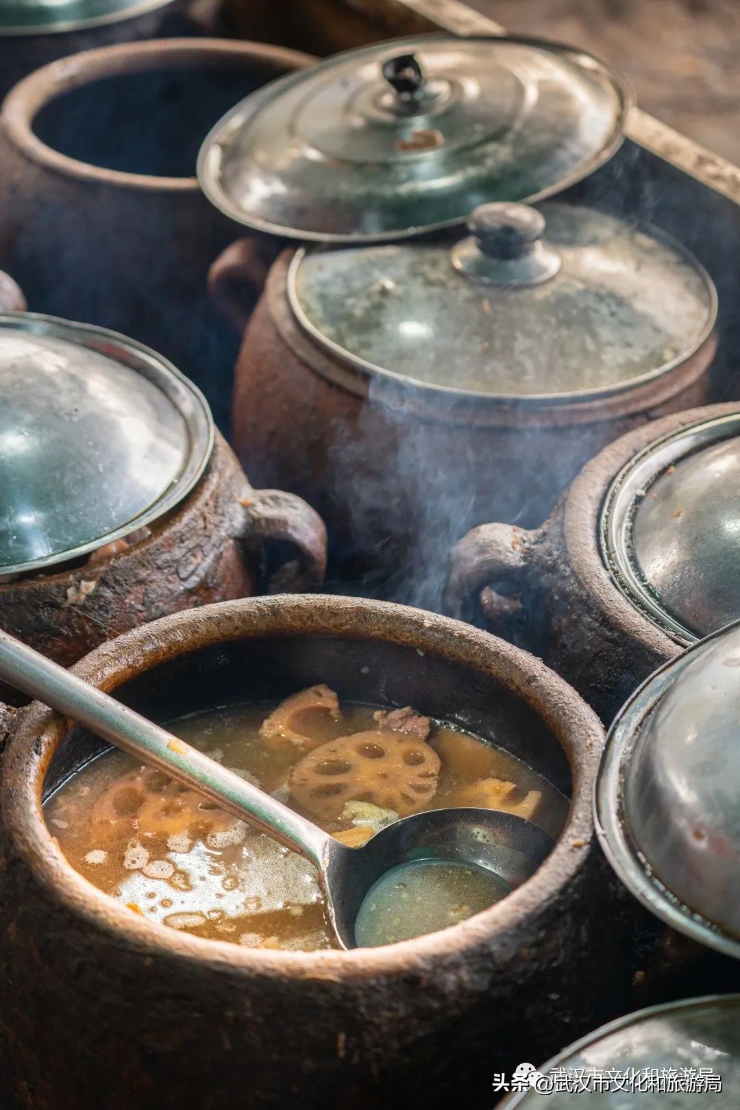 正宗九孔粉藕,武汉人大口喝藕汤的季节来了