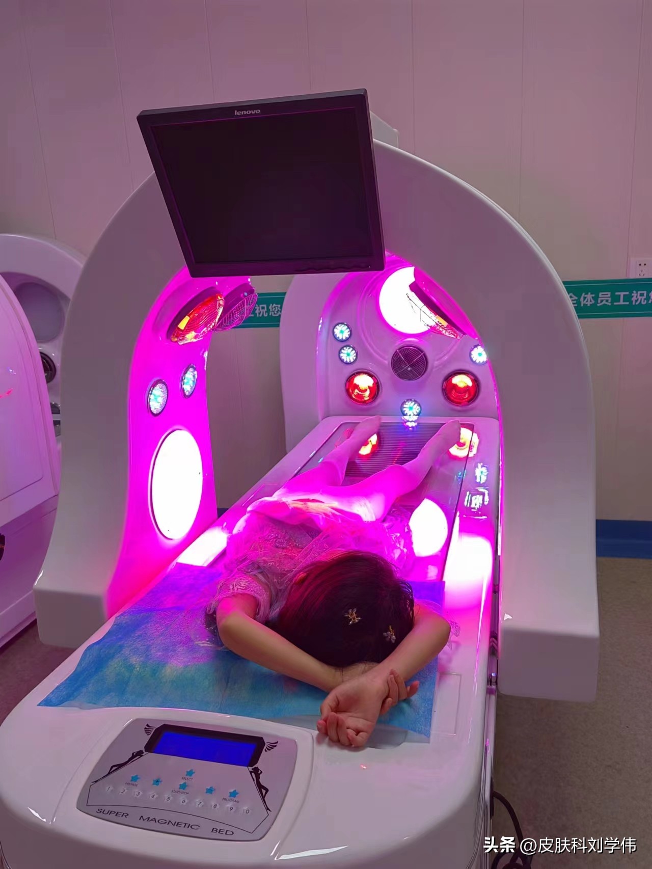 10岁女孩脸上白斑6年，妈妈彻夜难眠，医生一句话让她心安