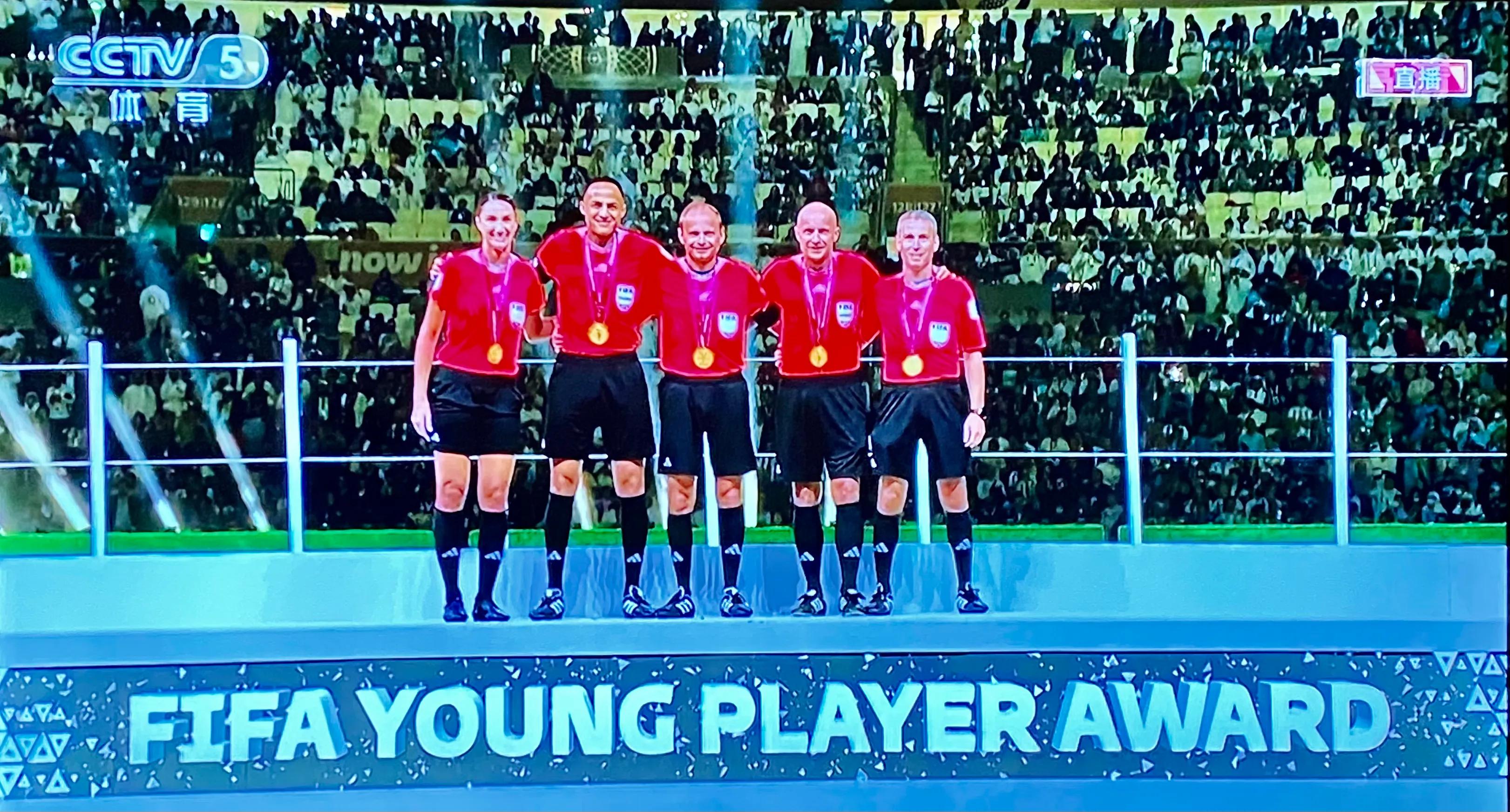 为世界杯喝彩图片,世界杯决赛裁判金哨