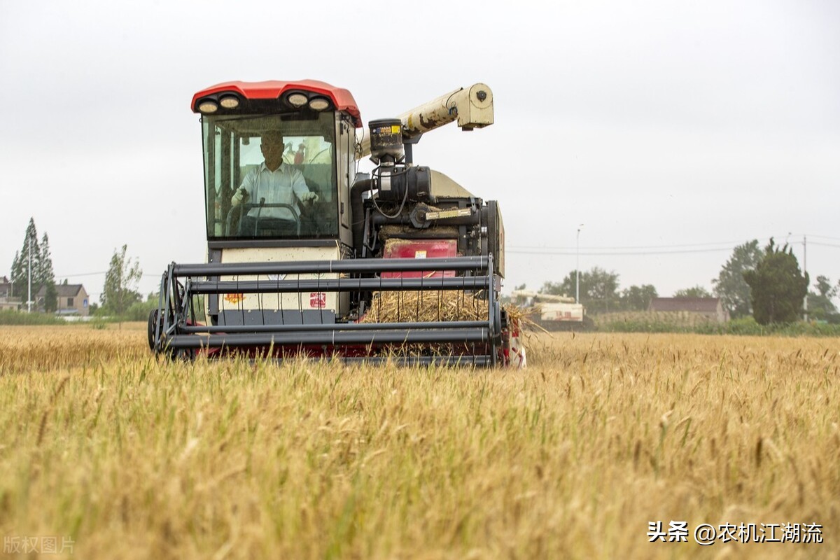 履带式沃得联合收割机,履带式收割机雷沃谷神与沃得