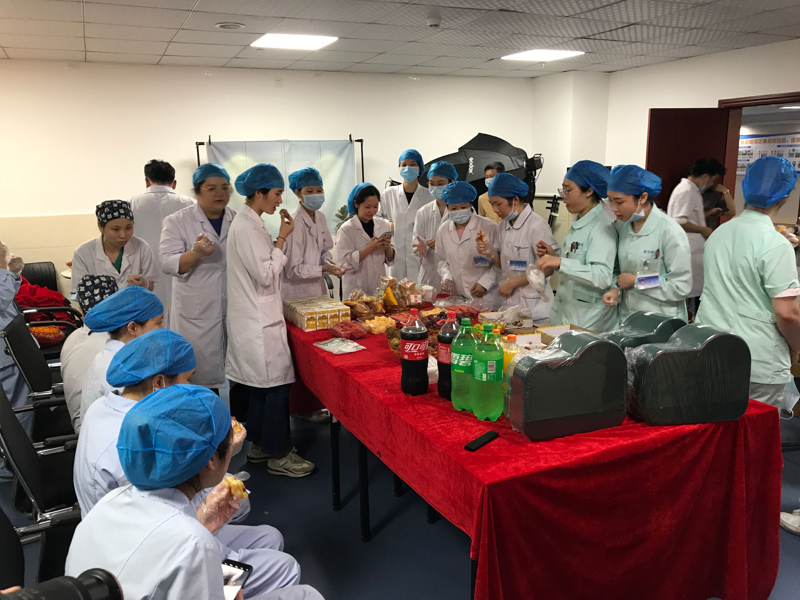 白癜风医生研讨会,广州新世纪白癜风研究院图片