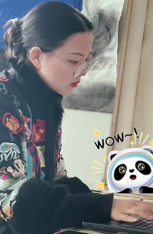 安徽一大学美术老师走红，气质古典眉目如画，堪称现实版“司藤”