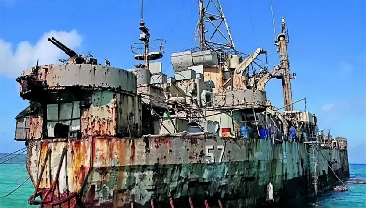 菲律宾海警船被中方依法驱离,中国海警船驱离菲律宾海警船