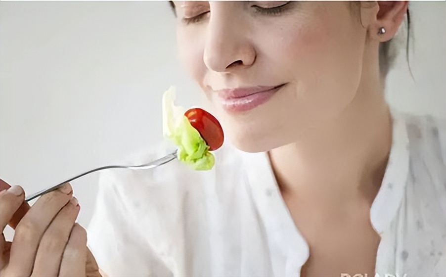 年轻女性乳腺囊肿有包块、突然疼痛？医生教你如何治疗