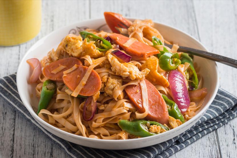 家常炒面，最忌煮好直接炒，掌握2点，面条鲜香顺滑，不黏不粘连