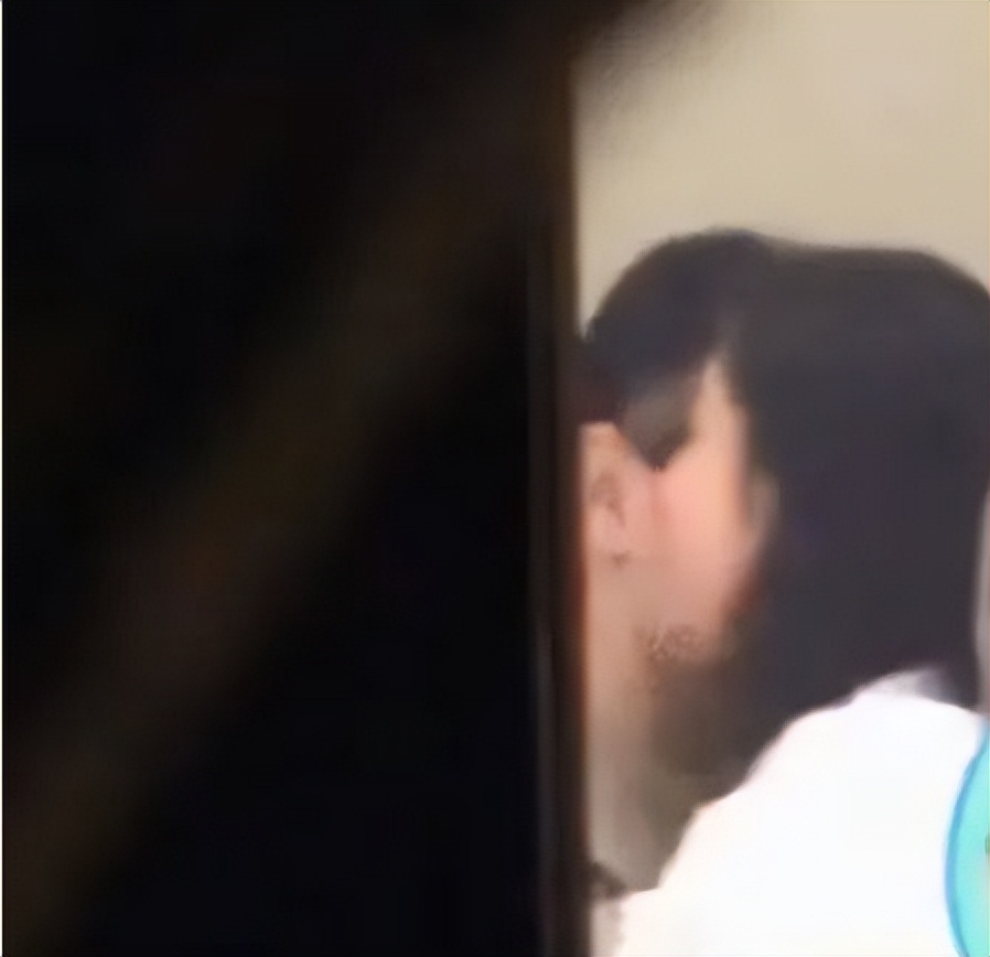 黄晓明最近有什么情况,黄晓明这几年经历了什么