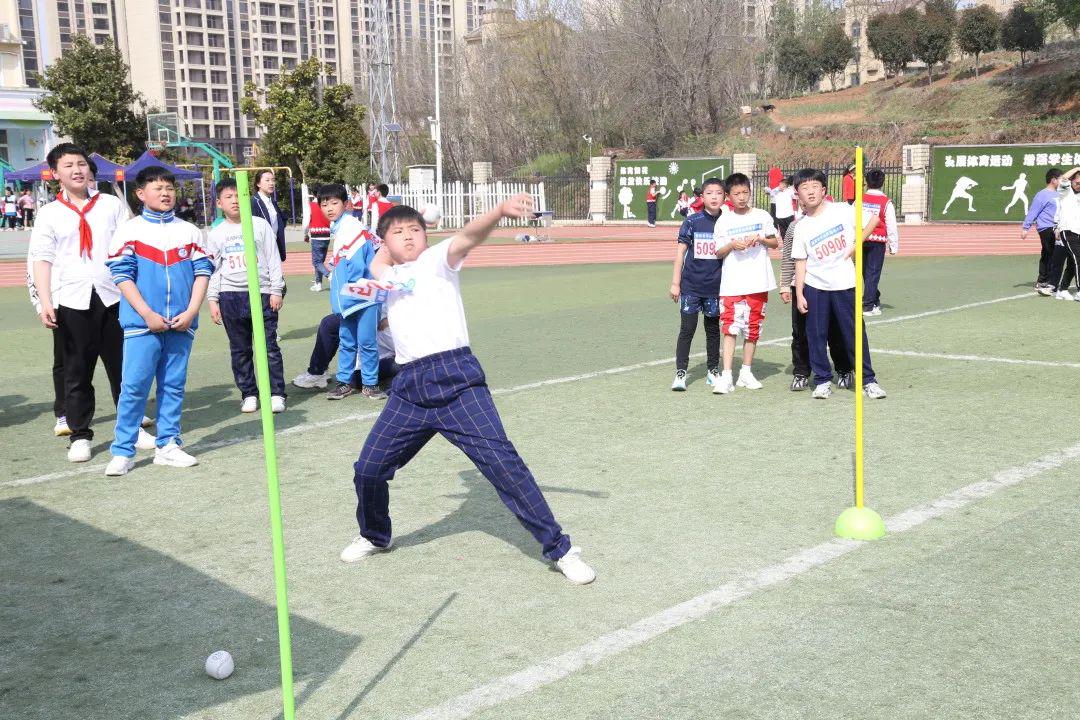 信阳市羊山外国语小学视频,信阳市羊山外国语小学分校