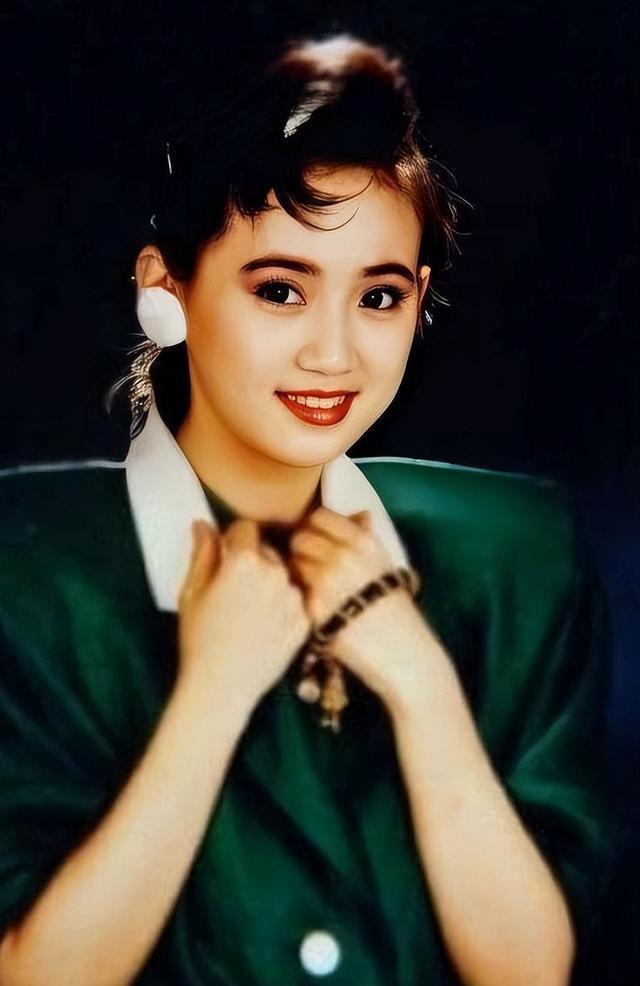 “最美尼姑”桑妮的成名之路,台湾女明星出家当尼姑桑妮