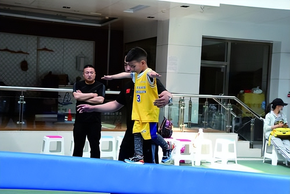 赤峰青少年摔跤比赛,赤峰搏击比赛儿童