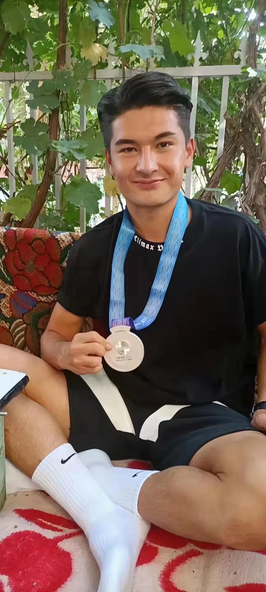 新疆天山雪豹足球俱乐部达尼亚尔,凯赛尔新疆足球