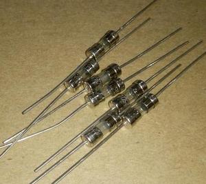 冰箱保险丝的形状,保险丝形状不一样