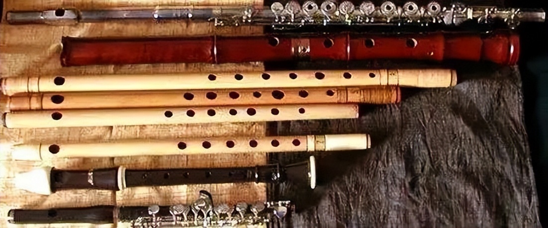 萨克斯金属和木笛哪个好吹,金属笛子与竹笛的区别