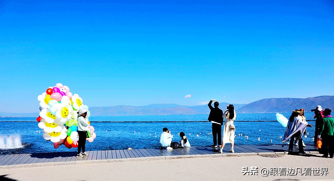 洱海风景白族民居画,云南大理洱海白族民居