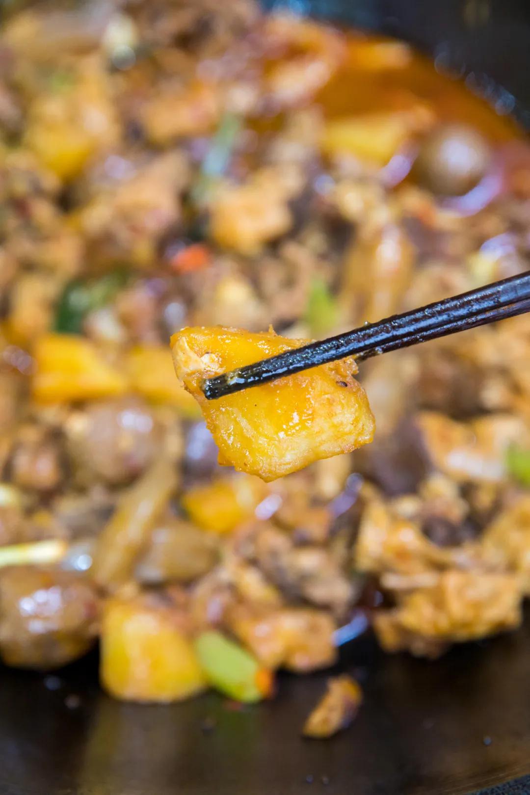 特色农家铁锅炖4-5人餐,福建泉州东北农家铁锅炖