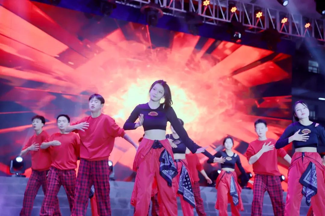 八斗扬帆，为梦起航