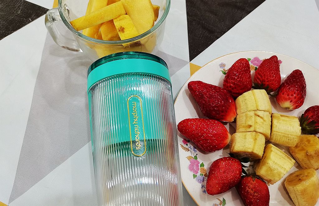 老款摩飞便携榨汁杯首次使用,摩飞便携榨汁杯榨什么口味好喝