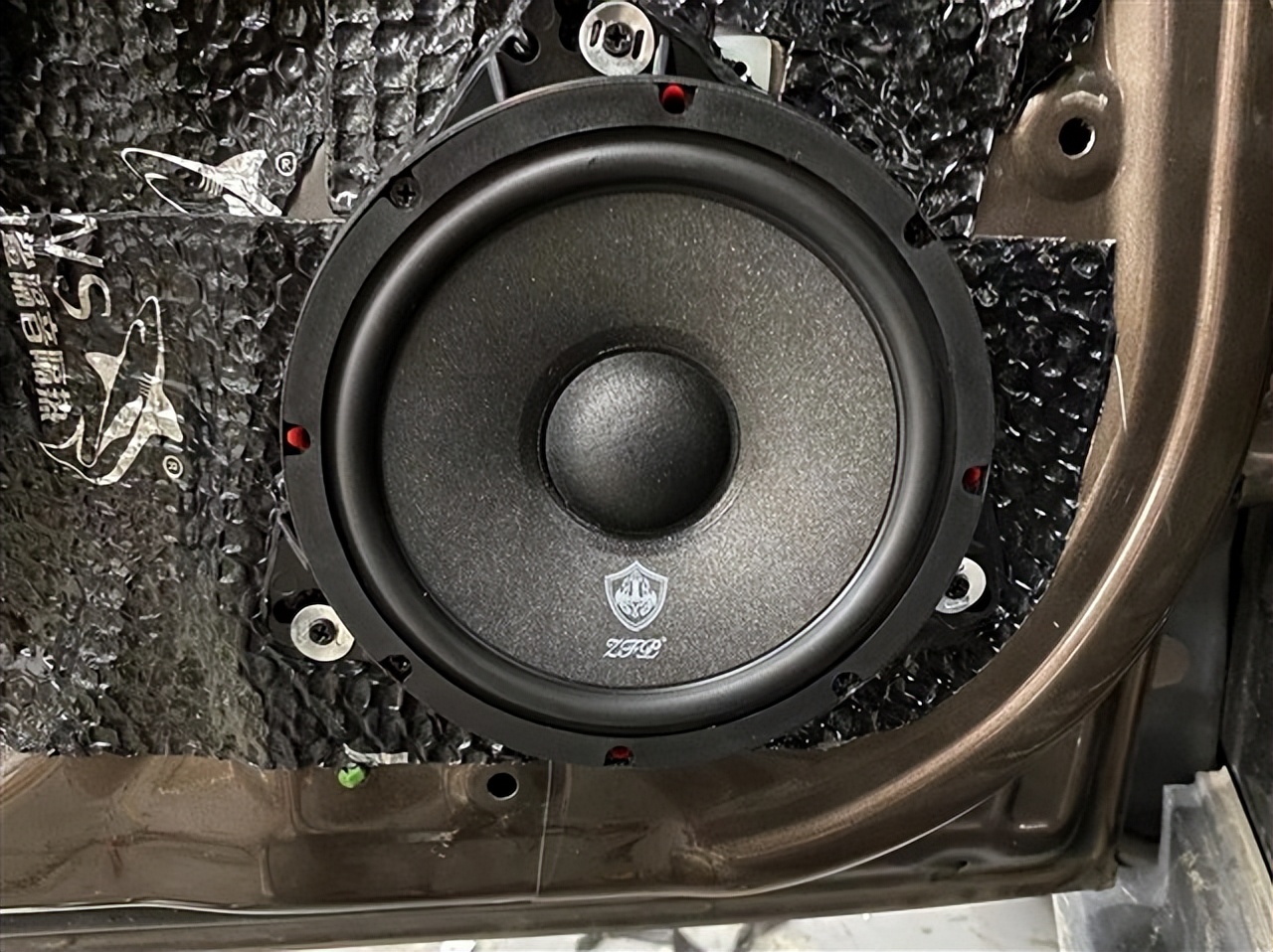 哈弗h2汽车音响超级重低音,哈弗h2音响改装