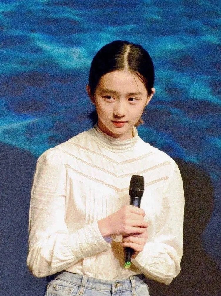 黄多多从小染头发,针对黄多多染头发的看法