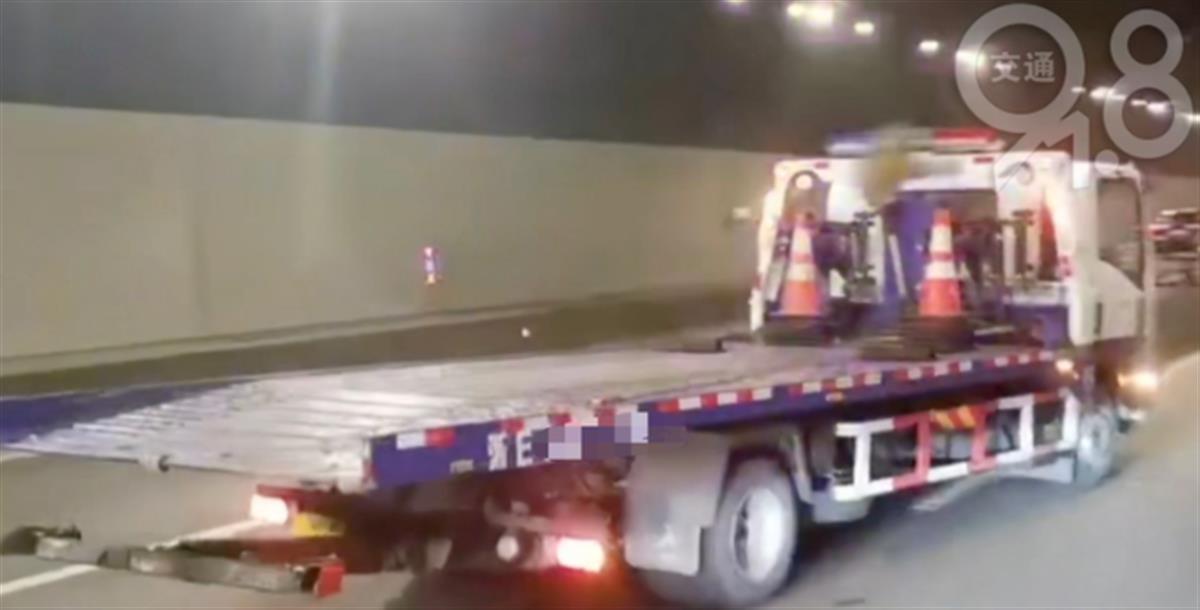 杭州高速抛锚拖车,高速上抛锚了拖车免费吗