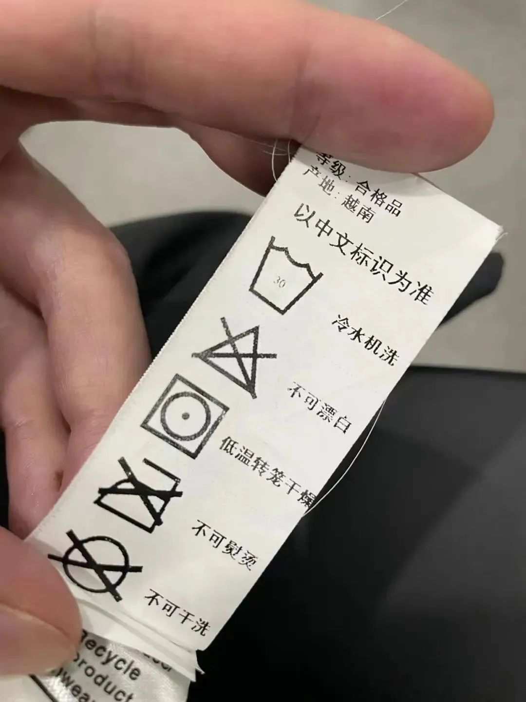 用洗衣机洗羽绒服的正确方法,穿一冬天的羽绒服怎么洗