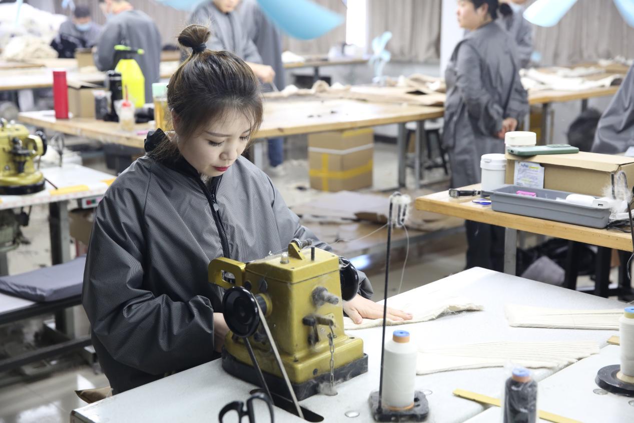 佟二堡镇皮草城,冰天雪地也是金山银山短视频