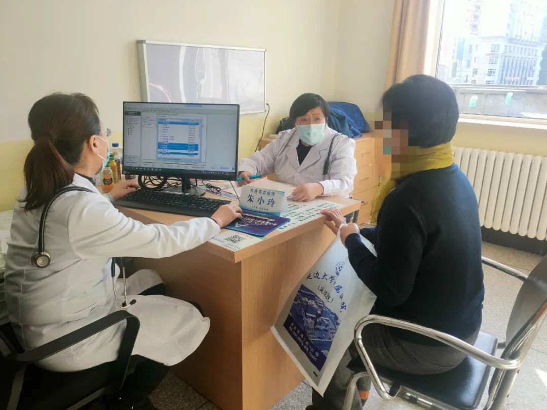 医疗专家健康扶贫公益活动,健康扶贫边疆行