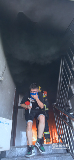 楼道电瓶车起火了怎么办,楼上电瓶车着火怎么处理