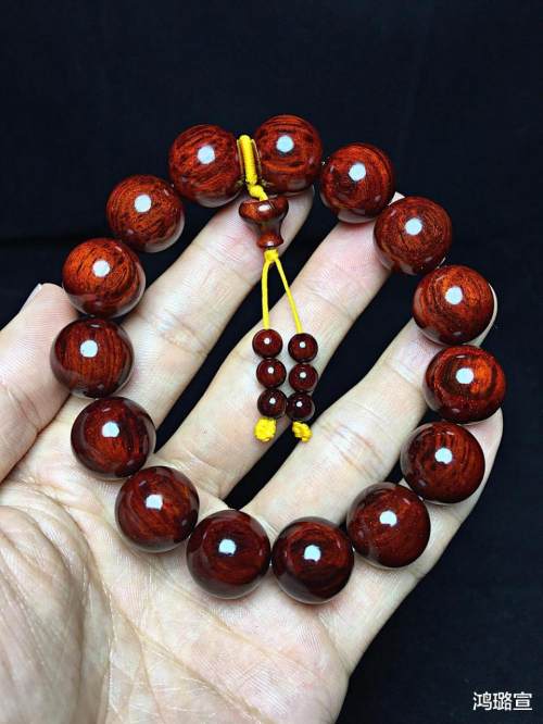 小叶紫檀真假鉴别最简单方法,小叶紫檀真的那么难辨真假么