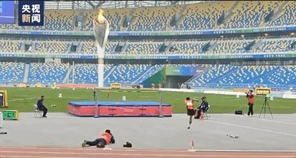 独腿小伙射门视频火了！但他的故事不止于此…