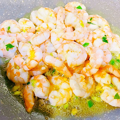 清炒玉米虾仁家常做法,清炒速冻玉米粒