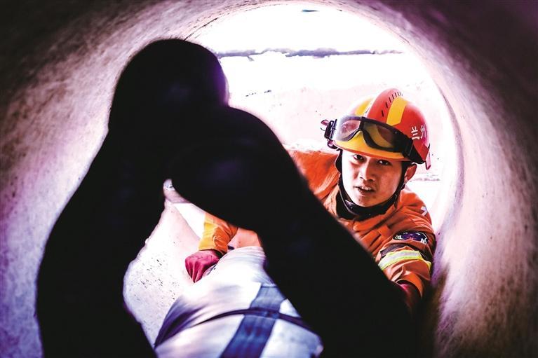 践行训词精神做忠诚消防卫士,践行重要训词精神永葆警察本色