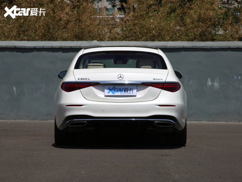 新款奔驰S级轿车落地价格表,奔驰s级400l豪华型2022款多少钱