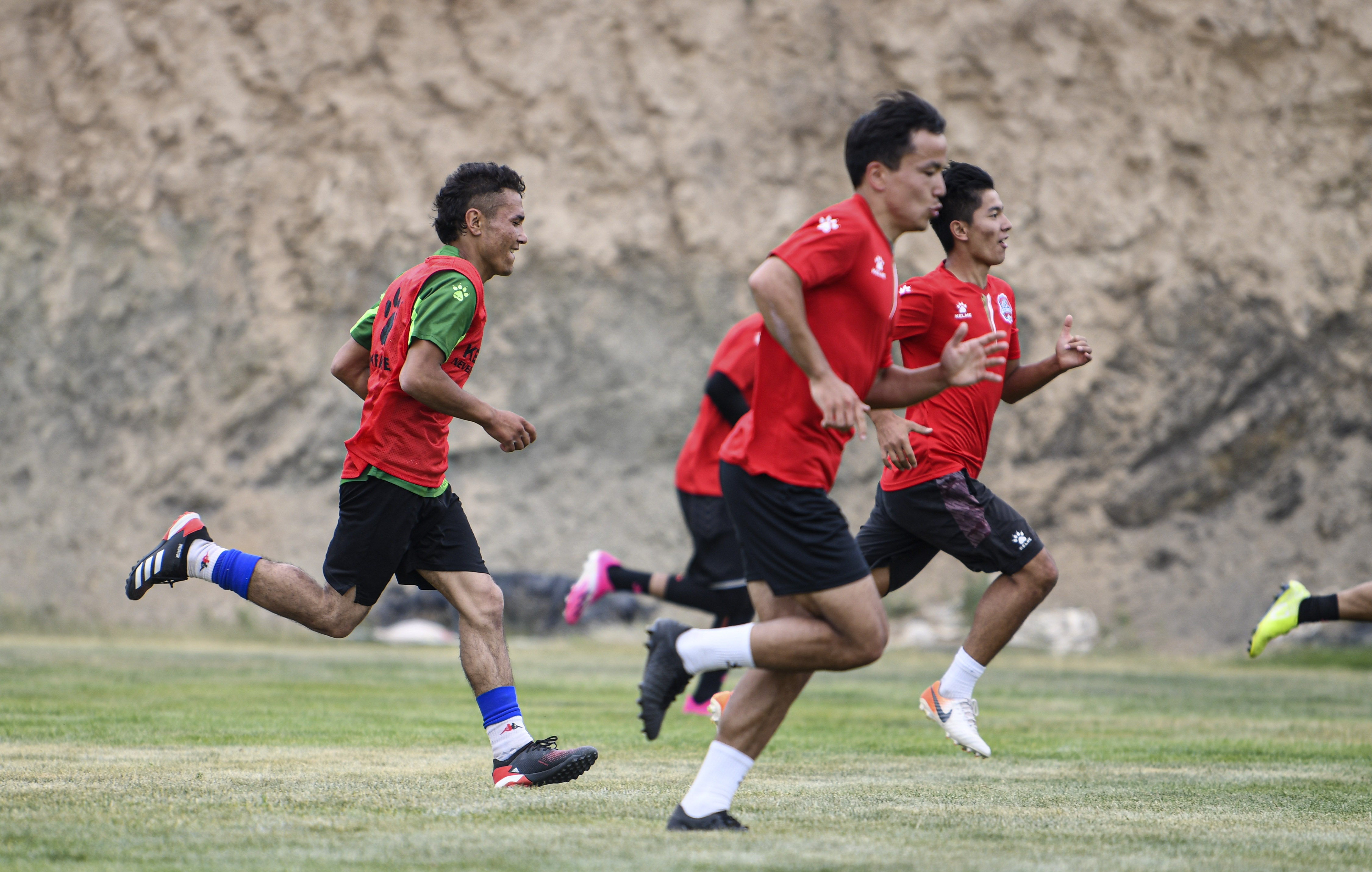 体育博主评价努尔飞腿,努尔飞腿还在职业队吗