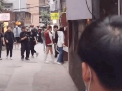 大湾区哥哥单飞首秀综艺来啦！哈哈哈笑到捶墙！上错菜、放错料、整老婆…我*愿请**100集