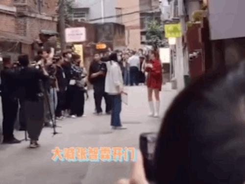 大湾区哥哥单飞首秀综艺来啦！哈哈哈笑到捶墙！上错菜、放错料、整老婆…我*愿请**100集