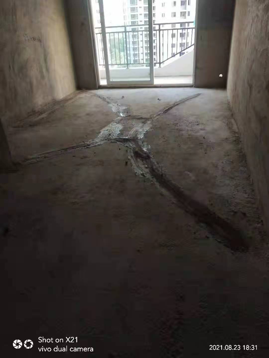 赣县保利领秀山楼盘裂缝是真的吗,保利新房开裂