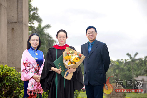 相依相持夫妻情齐心协力共进步