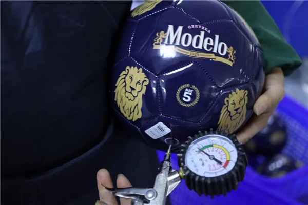 就业不出门、产品出国门松滋足球踢进“世界杯”