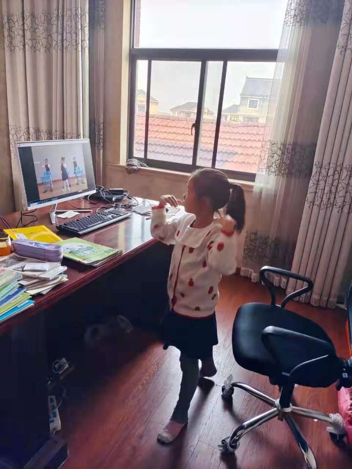 停课不停学学习“不掉线”我省多地中小学启动线上教学